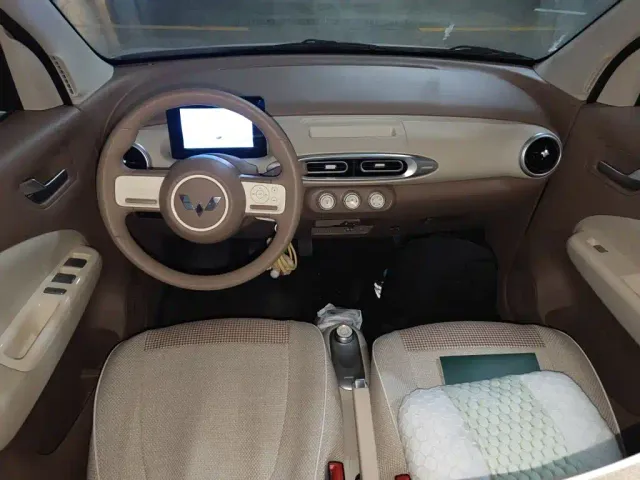 Wuling Hongguang Mini EV — Фото автомобиля 10
