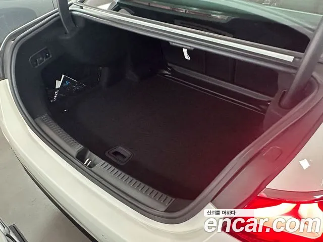 Mercedes-Benz E-Class W214 — Фото автомобиля 11