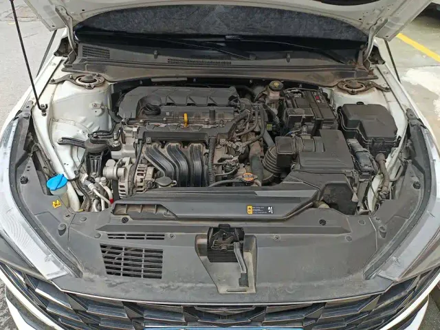 Hyundai Elantra — Фото автомобиля 10