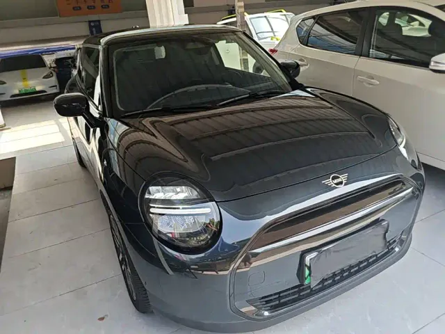 MINI Cooper — Фото автомобиля 3