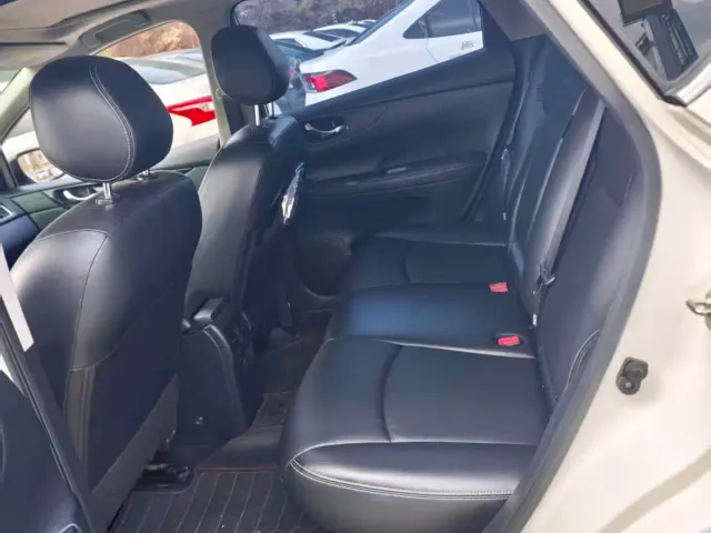 Nissan Tiida — Фото автомобиля 4