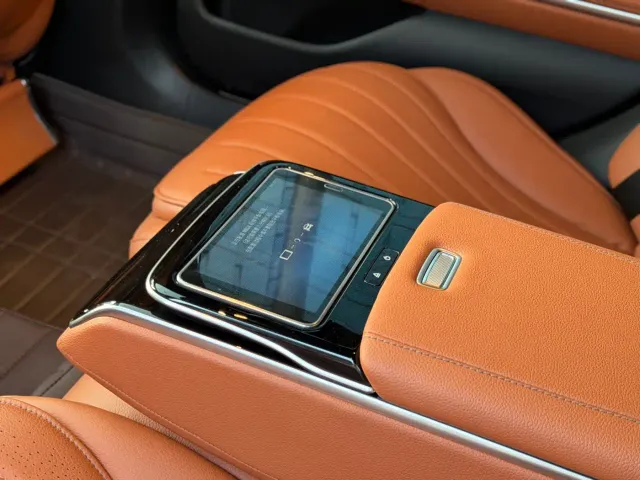 Mercedes-Benz S-Class — Фото автомобиля 11