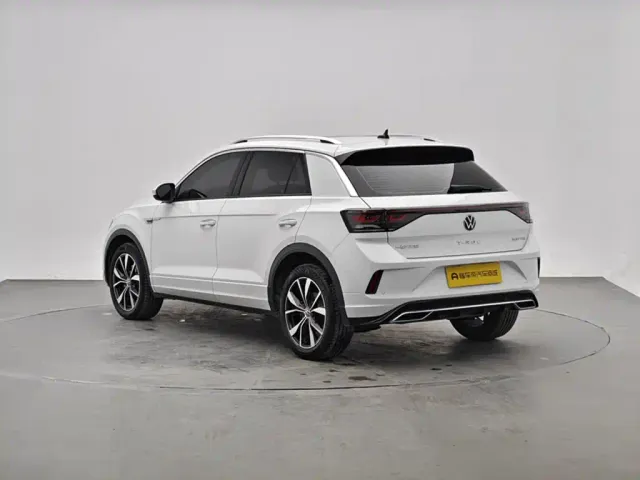 Volkswagen T-Roc — Фото автомобиля 6