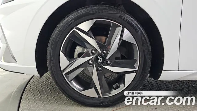 Hyundai AVANTE Avante (CN7) — Фото автомобиля 5