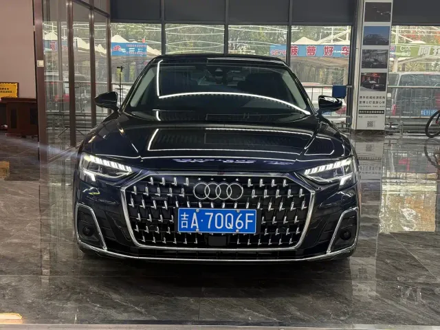 Audi A8 — Фото автомобиля 2