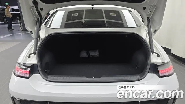 Hyundai Ioniq 6 — Фото автомобиля 20