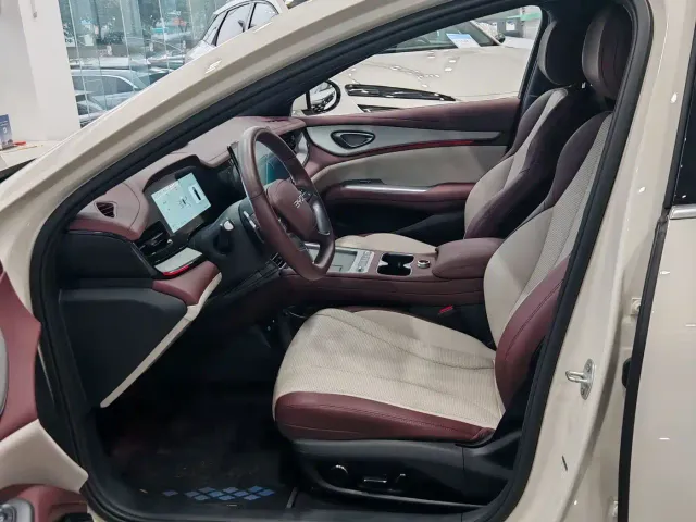 BYD Seal 07 DM-i — Фото автомобиля 11