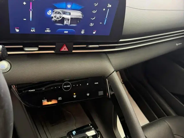 Hyundai Elantra — Фото автомобиля 14