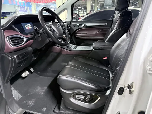 GAC Trumpchi M6 — Фото автомобиля 8