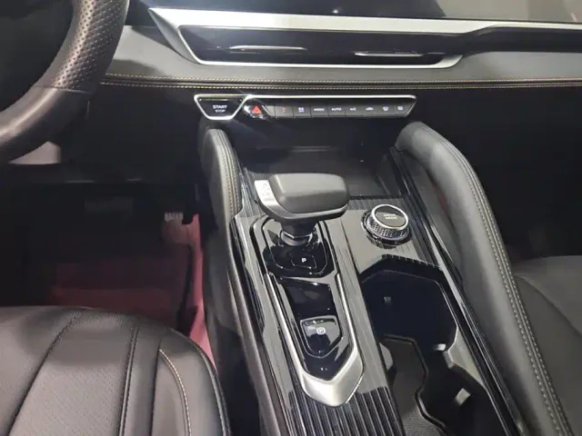 Geely Xingyue L — Фото автомобиля 16
