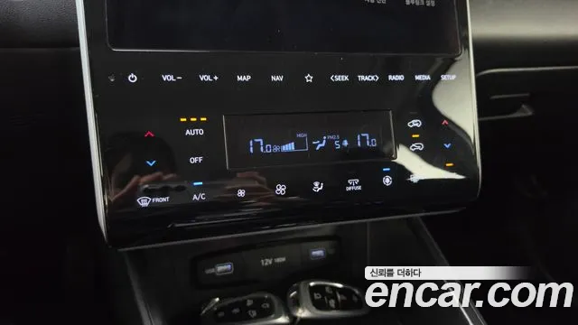 Hyundai Tucson Tucson (NX4) Дизель 2.0 2WD — Фото автомобиля 30