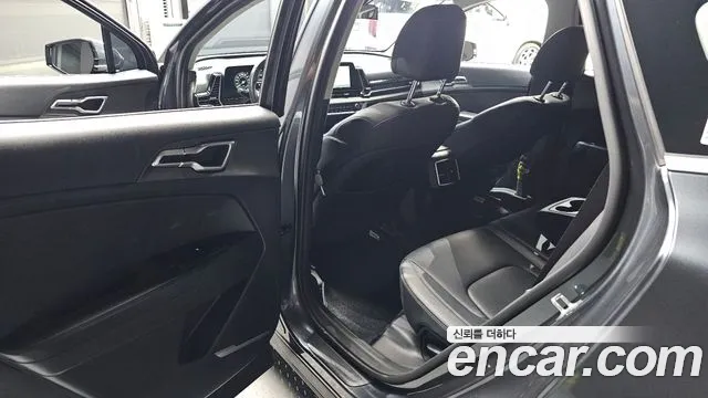 Kia Sportage Sportage 5-е поколение Бензин 1.6 турбо 2WD — Фото автомобиля 11