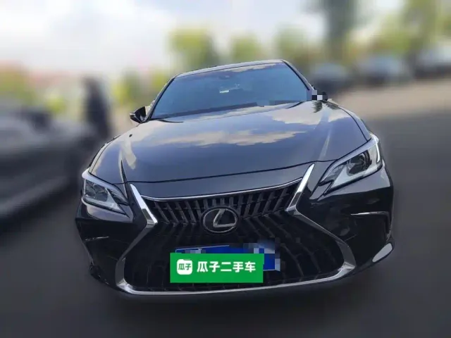 Lexus ES — Фото автомобиля 23