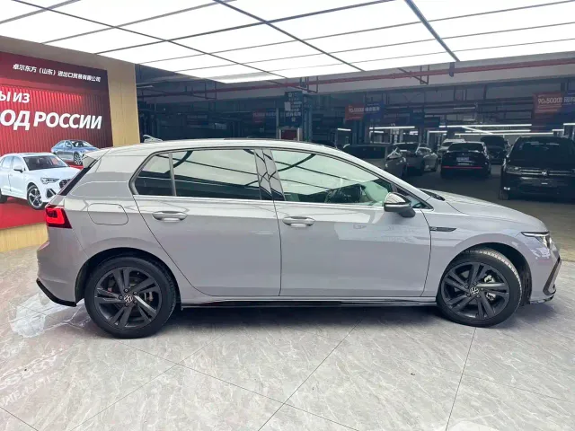 Volkswagen Golf — Фото автомобиля 4