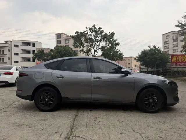 BYD Qin PLUS — Фото автомобиля 7