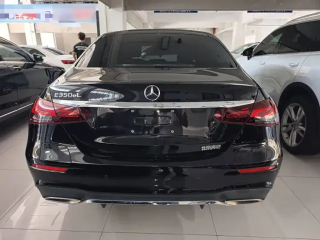 Mercedes-Benz E-Class — Фото автомобиля 5