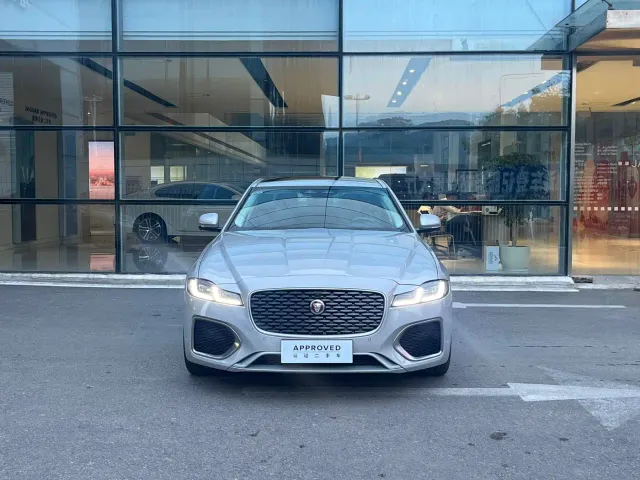 Jaguar XFL — Фото автомобиля 2