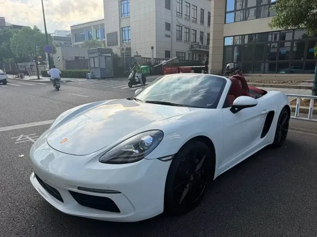 Фотография автомобиля — Porsche 718