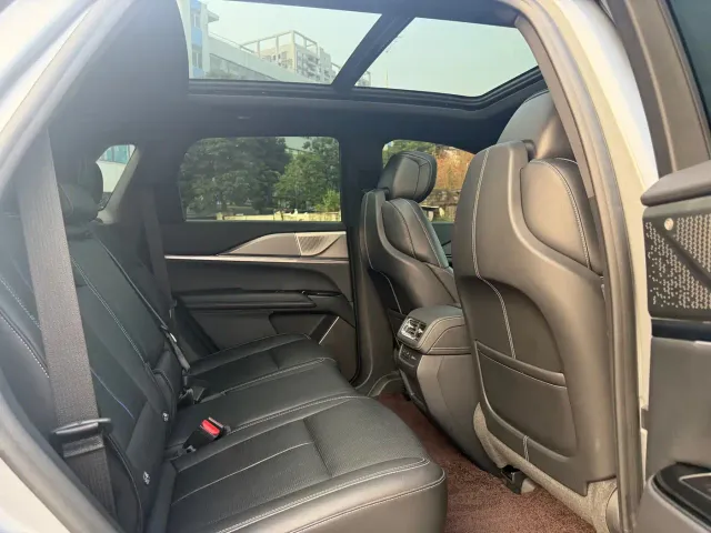 Cadillac XT5 — Фото автомобиля 9
