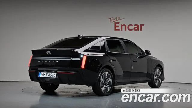 Hyundai Avante (CN8) — Фото автомобиля 2
