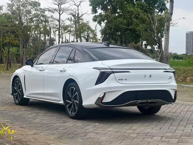 Hongqi H6 — Фото автомобиля 18
