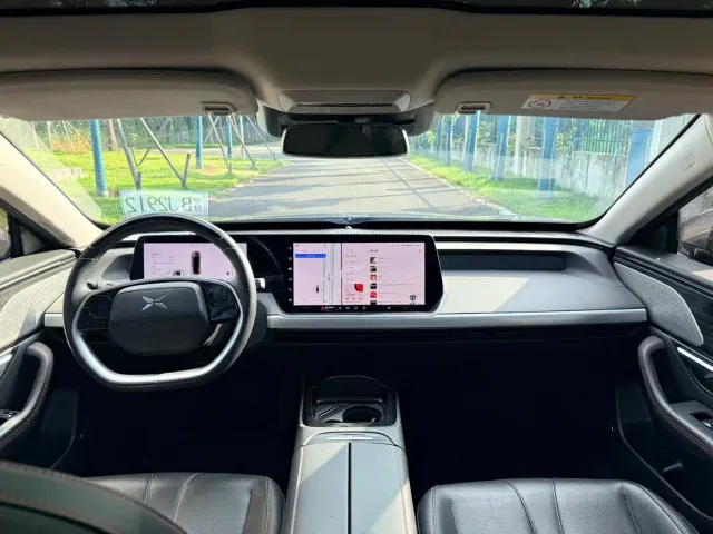 Xpeng P7 — Фото автомобиля 13