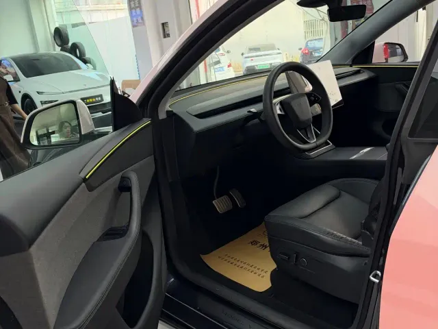 Tesla Model Y — Фото автомобиля 7