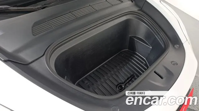 Tesla Model Y Модель Y — Фото автомобиля 3