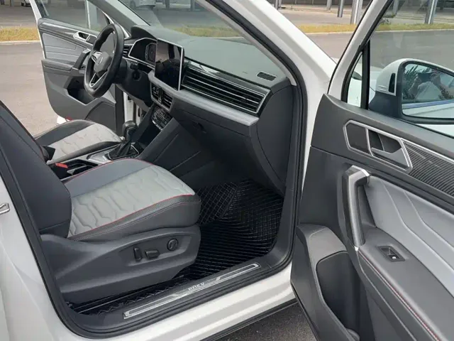 Volkswagen Tiguan L PHEV — Фото автомобиля 22