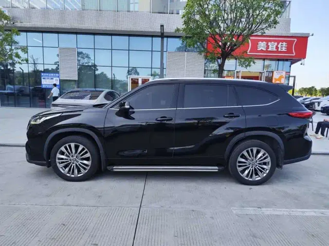 Toyota Highlander — Фото автомобиля 7