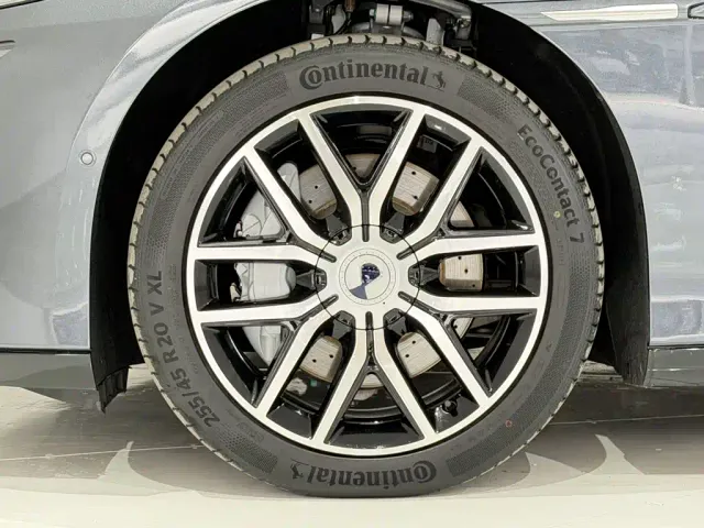 Denza Z9 — Фото автомобиля 11