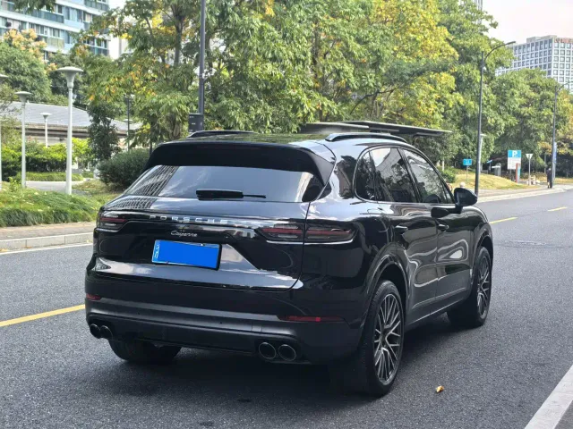 Porsche Cayenne — Фото автомобиля 13