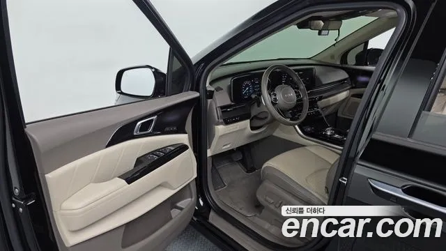 Kia Carnival Generation 4 — Фото автомобиля 10