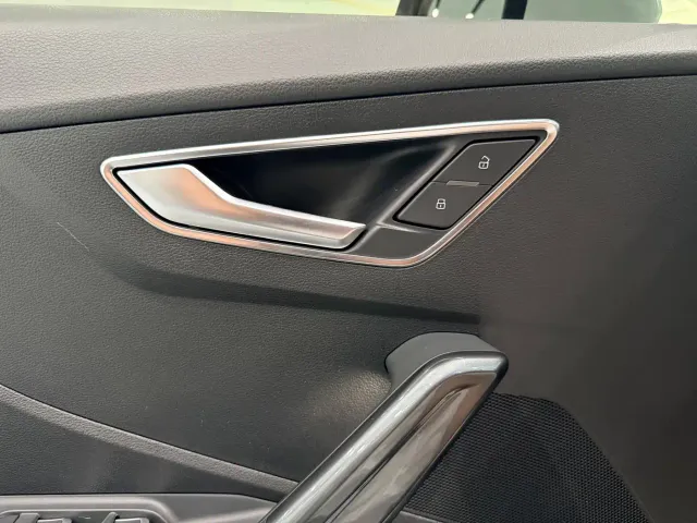 Audi Q2L — Фото автомобиля 15