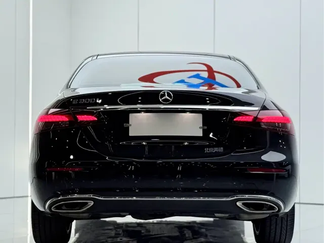 Mercedes-Benz E-Class — Фото автомобиля 15