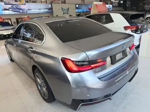BMW i3 — Фото автомобиля 4