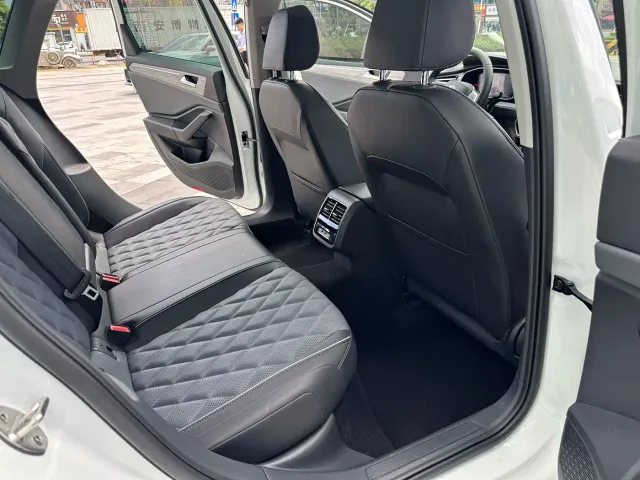 Volkswagen Sagitar — Фото автомобиля 11
