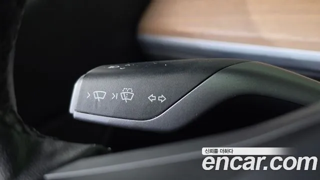 Tesla Model Y — Фото автомобиля 24