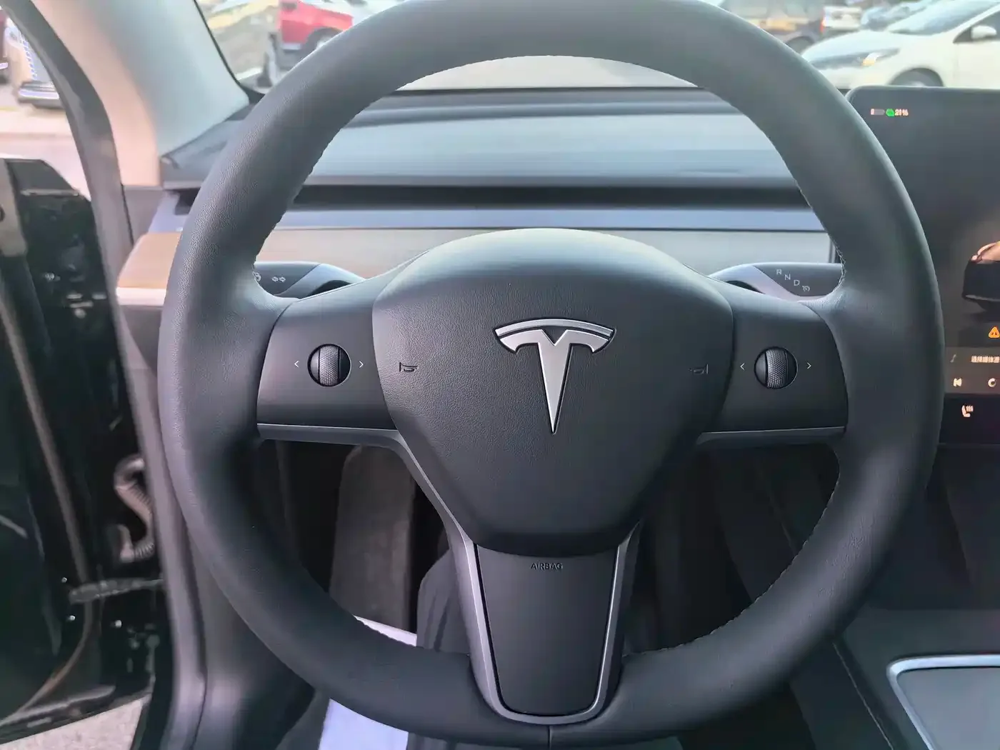 Tesla Model Y 2023 Rear-Wheel Drive Edition — Фото автомобиля 10