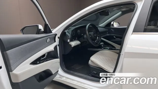 Hyundai AVANTE Avante (CN7) — Фото автомобиля 10