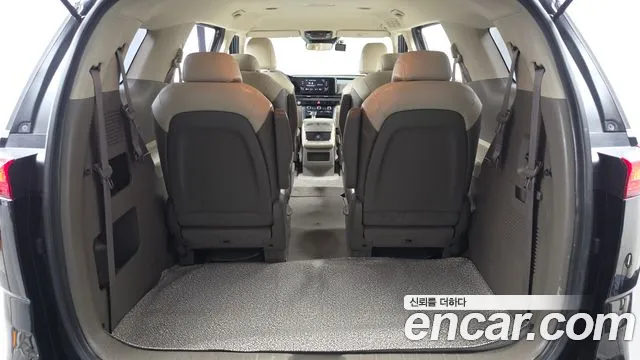 Kia Canival Carnival 4 поколение Бензин 9 мест Prestige — Фото автомобиля 17