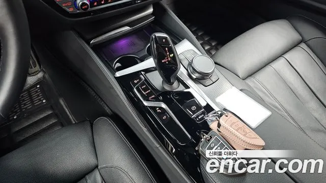 BMW 5-Series — Фото автомобиля 9