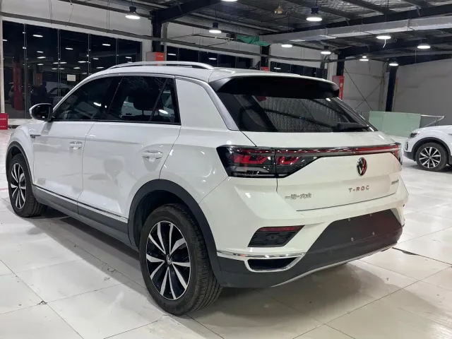 Volkswagen T-Roc — Фото автомобиля 6