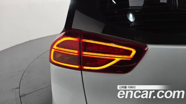 Kia Niro — Фото автомобиля 8