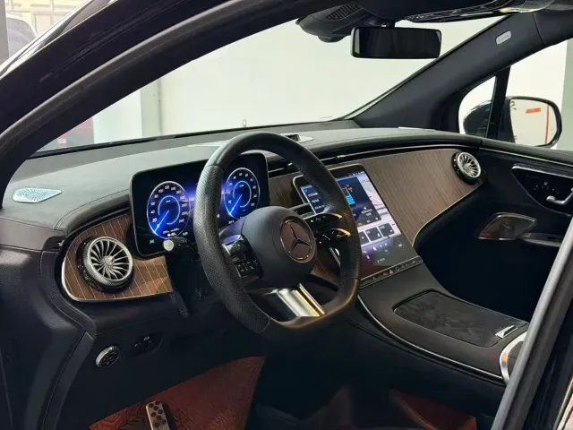 Mercedes-Benz EQE SUV — Фото автомобиля 9