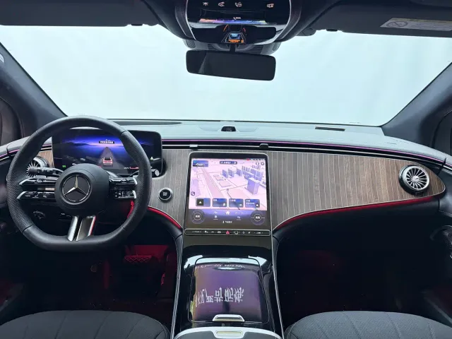 Mercedes-Benz EQE SUV — Фото автомобиля 10