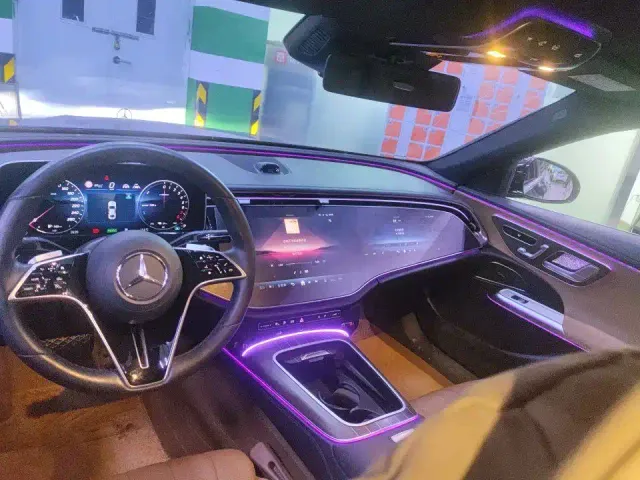Mercedes-Benz E-Class — Фото автомобиля 7