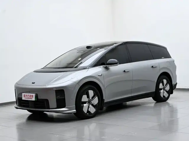 Li Auto i8 — Фото автомобиля 2