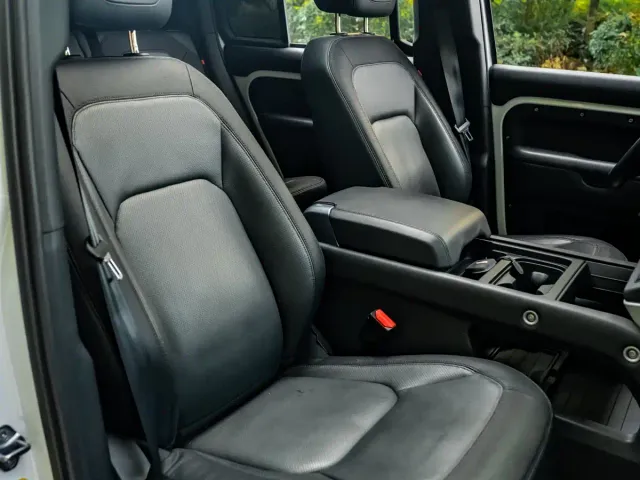 Land Rover Defender — Фото автомобиля 8