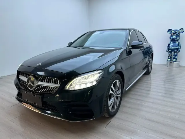 Фотография автомобиля — Mercedes-Benz C-Class
